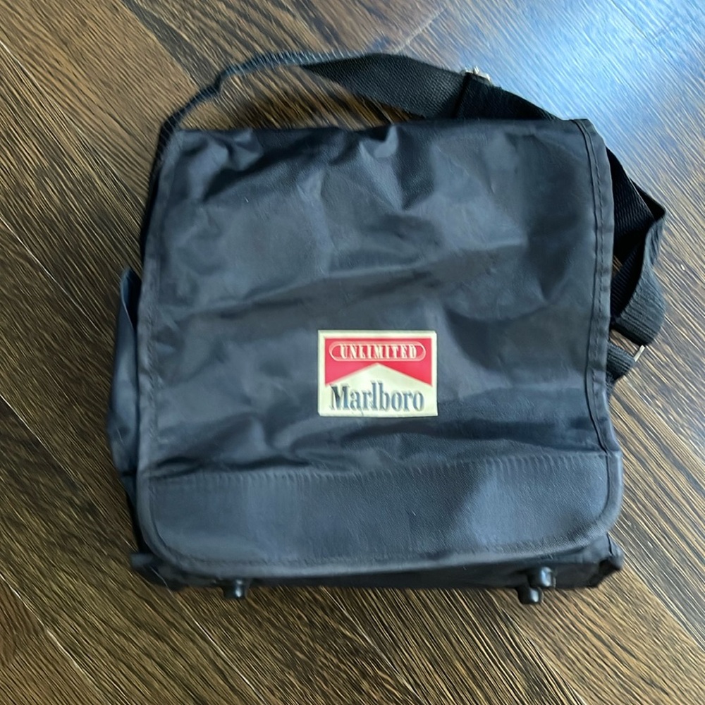 Vintage Marlboro beer tote went through hubby’s man cave closet-found this